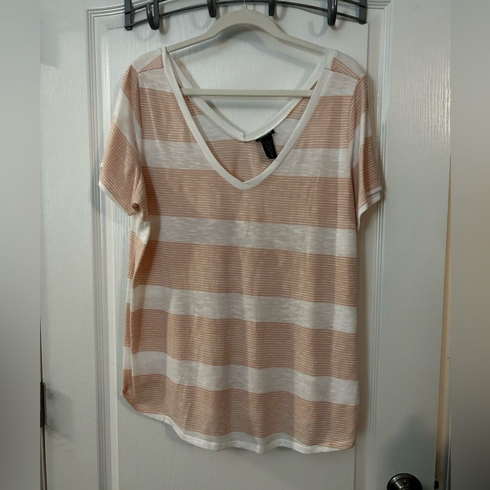 Torrid pink white Striped double V-neck Tee size 2X‎ 2